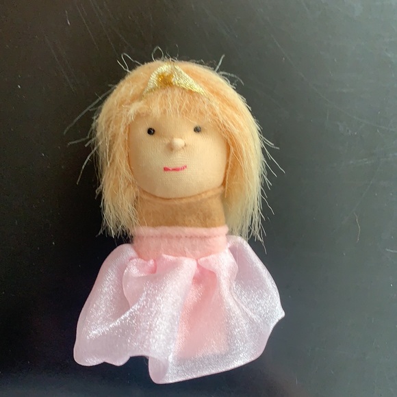 Handmade Princess Finger Puppets - Picture 5 of 6